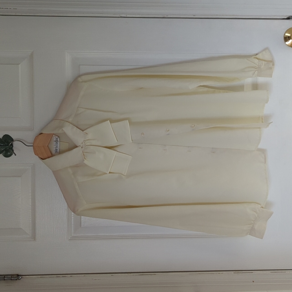 SOLD Vintage Ship'n Shore Bow-Collar Blouse